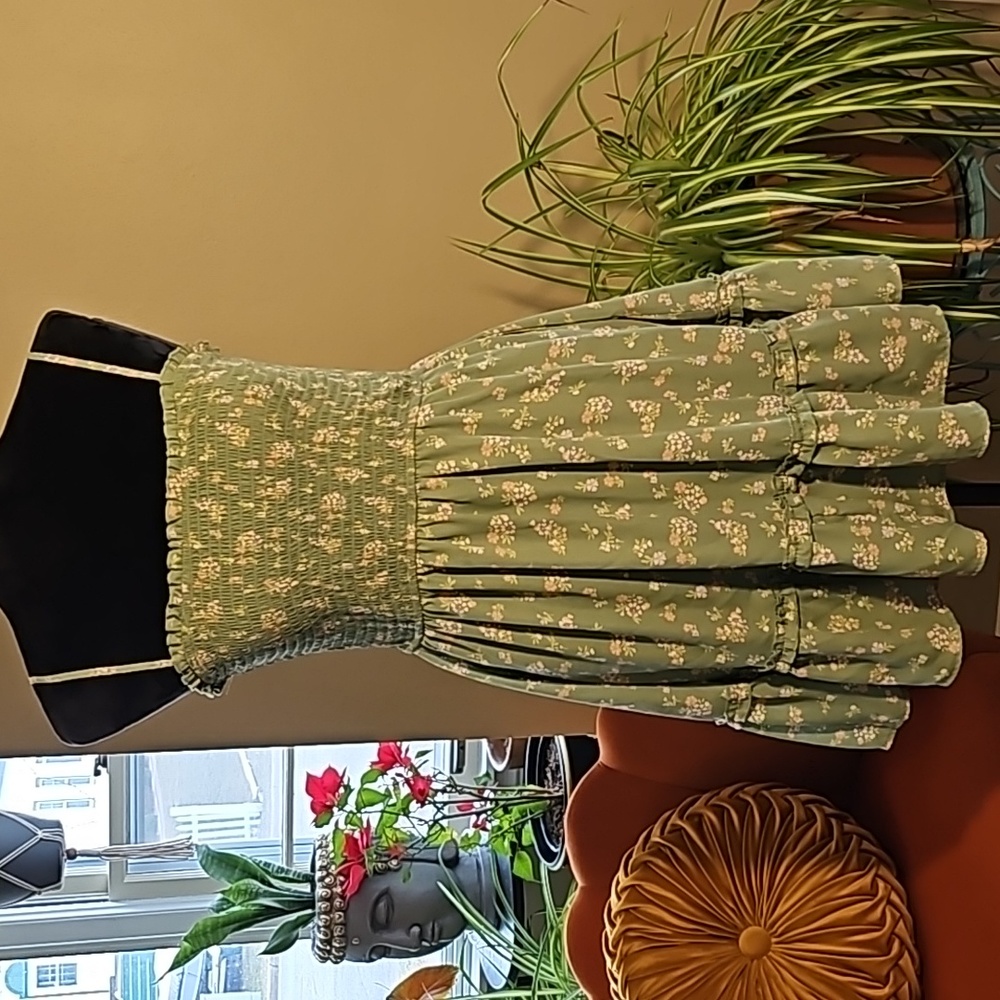 Love Tree Green Floral Smocked Dress L